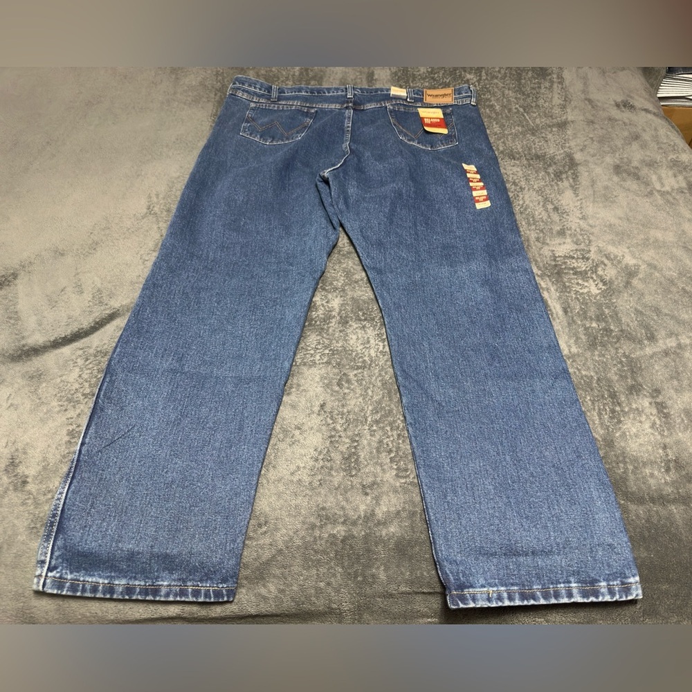 WRANGLER RUGGED WEAR Mens RELAXED-FIT BOOT-CUT JEANS~Size 50 X 34~NEW